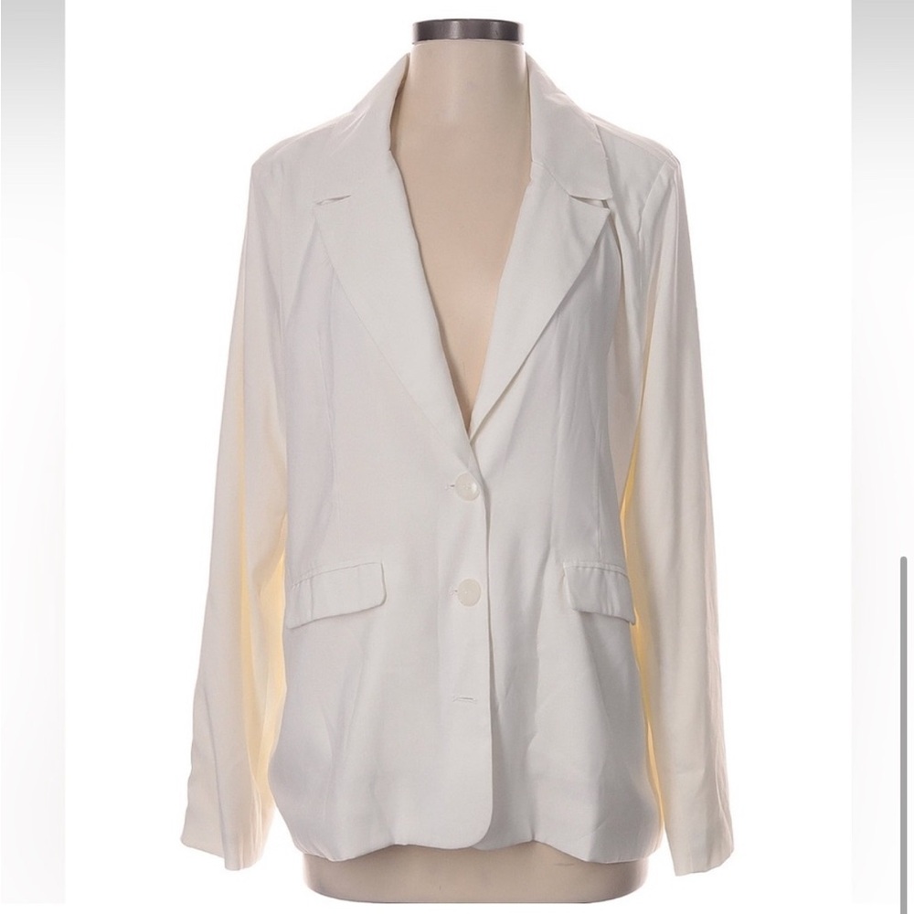 12th Tribe Romie White Blazer with Notched Lapels and Oversized Fit